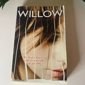 Willow, By Julia Hoban , Novel Fiction Paperback Book
